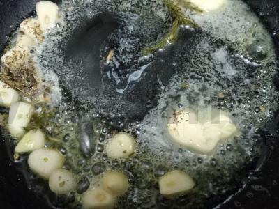 Jautienos steikas, kepamas kvapniame svieste Žingsnis 2