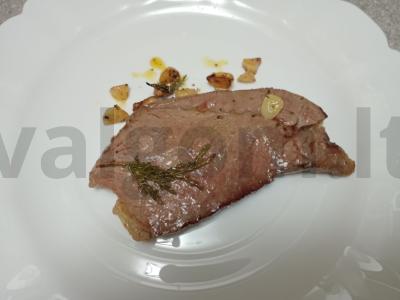 Jautienos steikas, kepamas kvapniame svieste Žingsnis 5