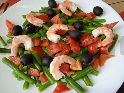 Salotas su žaliąja pupelių, krevetėmis ir alyvuogėmis Žingsnis 4