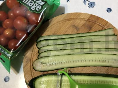 Agurkų ritinėliai su sūriu ir žolelėmis Žingsnis 1