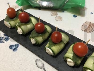 Agurkų ritinėliai su sūriu ir žolelėmis Žingsnis 7