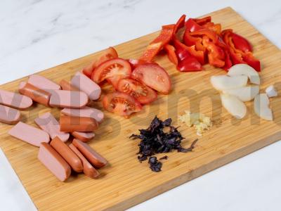 Kepti dešrelės su daržovėmis orkaitėje Žingsnis 1