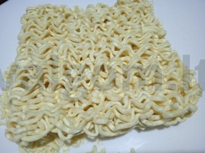 Aštrus greito paruošimo makaronų dubuo su jautienos bekonu Žingsnis 1