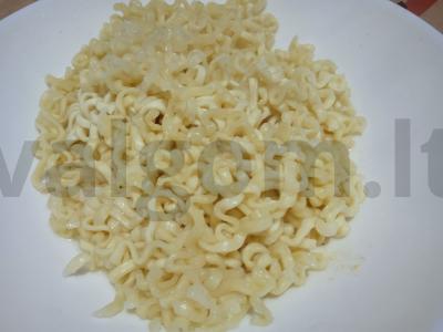 Aštrus greito paruošimo makaronų dubuo su jautienos bekonu Žingsnis 3