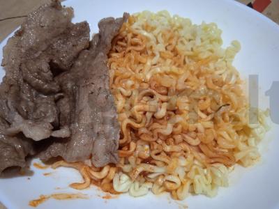 Aštrus greito paruošimo makaronų dubuo su jautienos bekonu Žingsnis 7