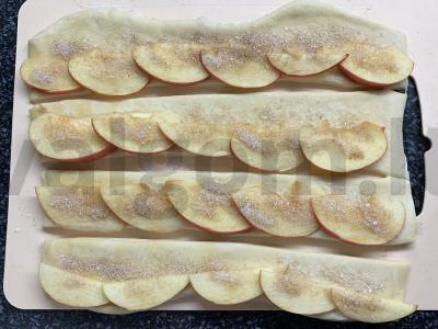 Sluoksniuotos rožės su obuoliais Žingsnis 4