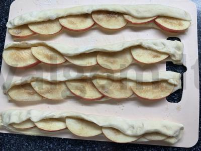 Sluoksniuotos rožės su obuoliais Žingsnis 5