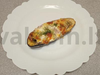 Keptas baklažanas su naminiu faršu po sūriu pagrindine nuotrauka