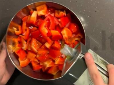 Graikiškas salotas su rugine duona Žingsnis 4