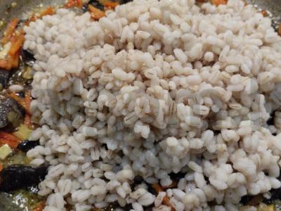 Skani vegetariška perlinių kruopų košė su voveraitėmis Žingsnis 4