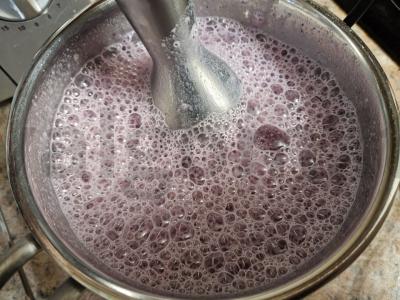 Baltymų kokteilis „Juodųjų serbentų-bananų“ Žingsnis 3