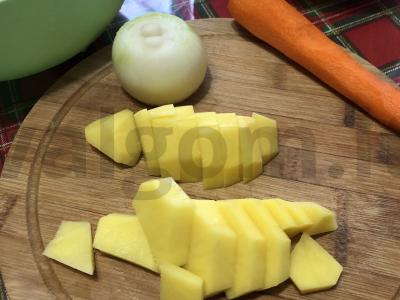 Žuvies sriuba su jūros gėrybėmis Žingsnis 1