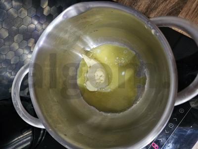 Spagečiai su jūros gėrybėmis grietinėlės padaže Žingsnis 1