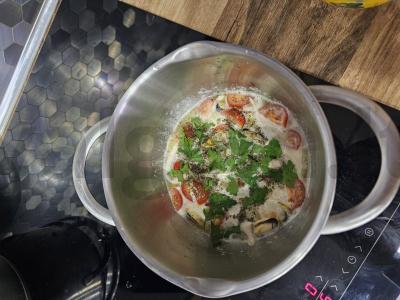 Spagečiai su jūros gėrybėmis grietinėlės padaže Žingsnis 5