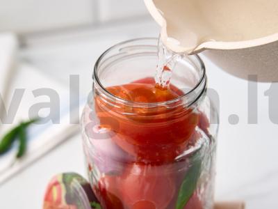 Marinuoti pomidorai su svogūnais Žingsnis 6