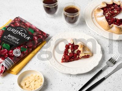 Paprasta galleta su vyšniomis pagrindine nuotrauka