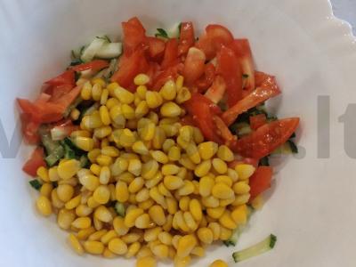 Daržovių, korėjietiškų morkų ir salchichon dešros salotas Žingsnis 4