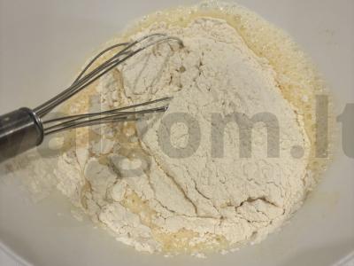 Purūs blynai su pienu Žingsnis 7