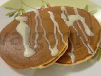 Purūs blynai su pienu pagrindine nuotrauka