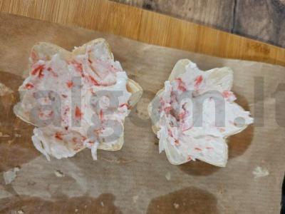 Tartaletės su varškės sūriu, krabų lazdelėmis ir agurkais Žingsnis 4