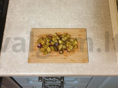 Pyragėliai su slyvomis ir šokoladu Žingsnis 1