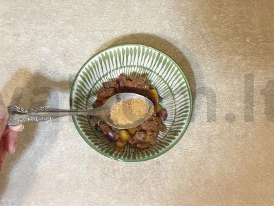 Pyragėliai su slyvomis ir šokoladu Žingsnis 3