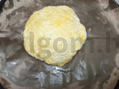 Sūrio bandelė su bekonu, kiaušiniu ir keptu sūriu Žingsnis 5