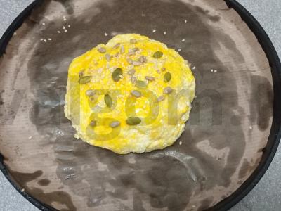 Sūrio bandelė su bekonu, kiaušiniu ir keptu sūriu Žingsnis 6