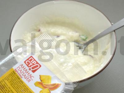 Varškės sūreliai su cukatais keptuvėje Žingsnis 2