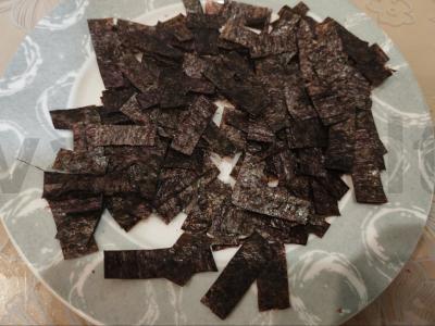 Sushi tortas su upėtakiu, avokadu ir varškės sūriu Žingsnis 5