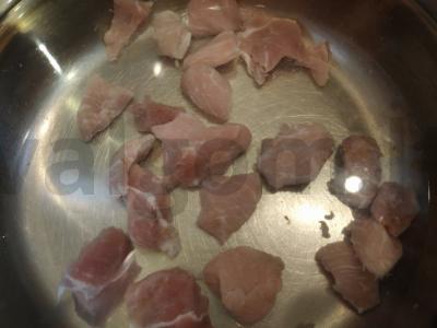 Harcho sriuba su kiauliena, daržovėmis ir adžika Žingsnis 2