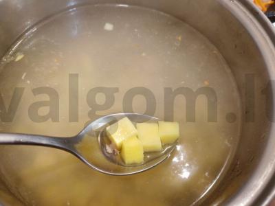 Harcho sriuba su kiauliena, daržovėmis ir adžika Žingsnis 8