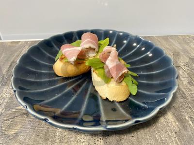 Mini brusketės su bekonu ir vyšniniais pomidorais Žingsnis 4