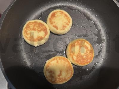 Sūrio blynai su kokosų drožlėmis Žingsnis 5