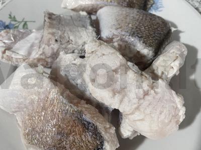 Keptas ešerys, marinuotas agurkų sūryme Žingsnis 1