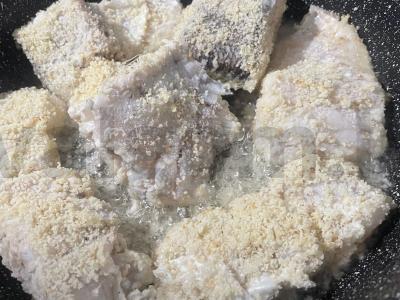 Keptas ešerys, marinuotas agurkų sūryme Žingsnis 4