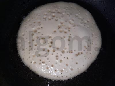 Blynai be pieno ir kiaušinių ananasų sultyse Žingsnis 3