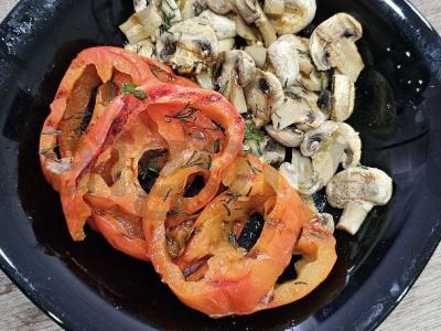 Sultingi ir aromatingi daržovės ant grotelių pagrindine nuotrauka