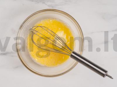 Dešrelės mieliniame tešloje be pakilimo Žingsnis 6