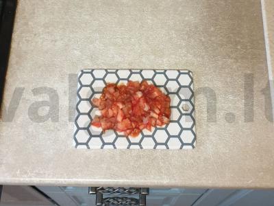 Traškūs tostai su avokadu ir pomidoru Žingsnis 3