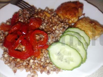 Vištienos nagetai su garnyru pagrindine nuotrauka