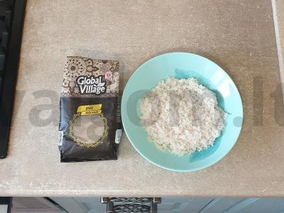 Troškintas ryžiai su morkomis Žingsnis 2