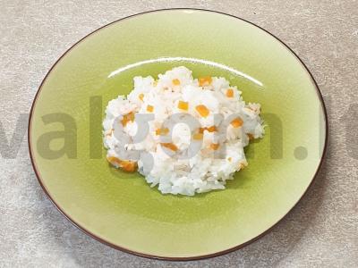 Troškintas ryžiai su morkomis pagrindine nuotrauka