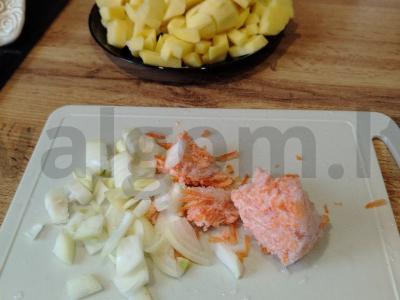 Bulvės su vištiena lėtoje viryklėje per 30 minučių Žingsnis 5