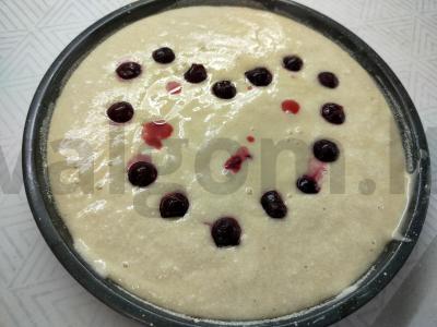 Kvietinių miltų keksiukas su vyšniomis Žingsnis 7