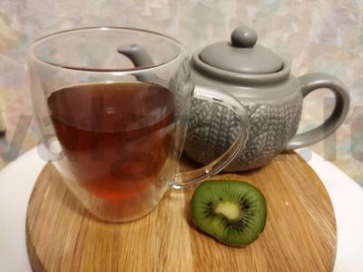 Ivano arbata su kiviu ir žvaigždiniais anyžiais pagrindine nuotrauka