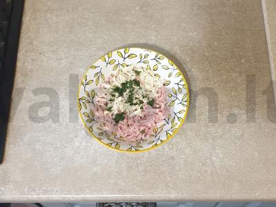 Sumuštiniai su lydytu sūriu ir dešrelėmis Žingsnis 4