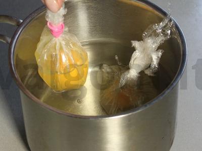 Pusryčiai su viso grūdo bandelėmis, kotletu ir kiaušiniu poštu Žingsnis 6