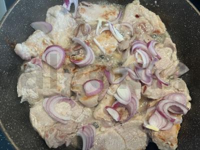 Keptas kiaulienos kumpis su aštriu čili pipiru Žingsnis 4