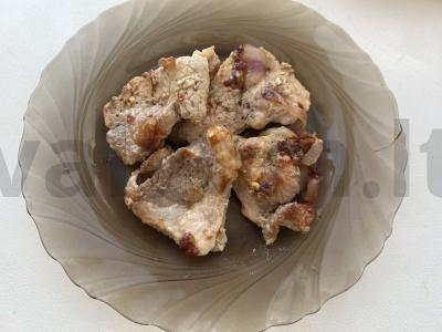 Keptas kiaulienos kumpis su aštriu čili pipiru pagrindine nuotrauka